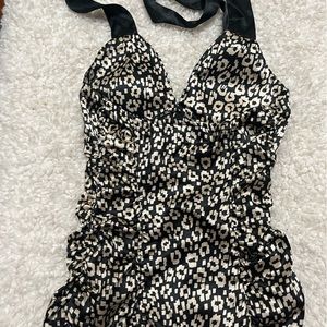 Authentic Guess Top small side zipper 11 inches